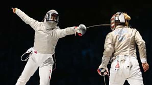mariel-zagunis-olympic-sabre.jpg